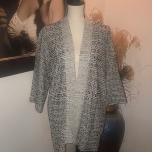 Black/white open cardigan